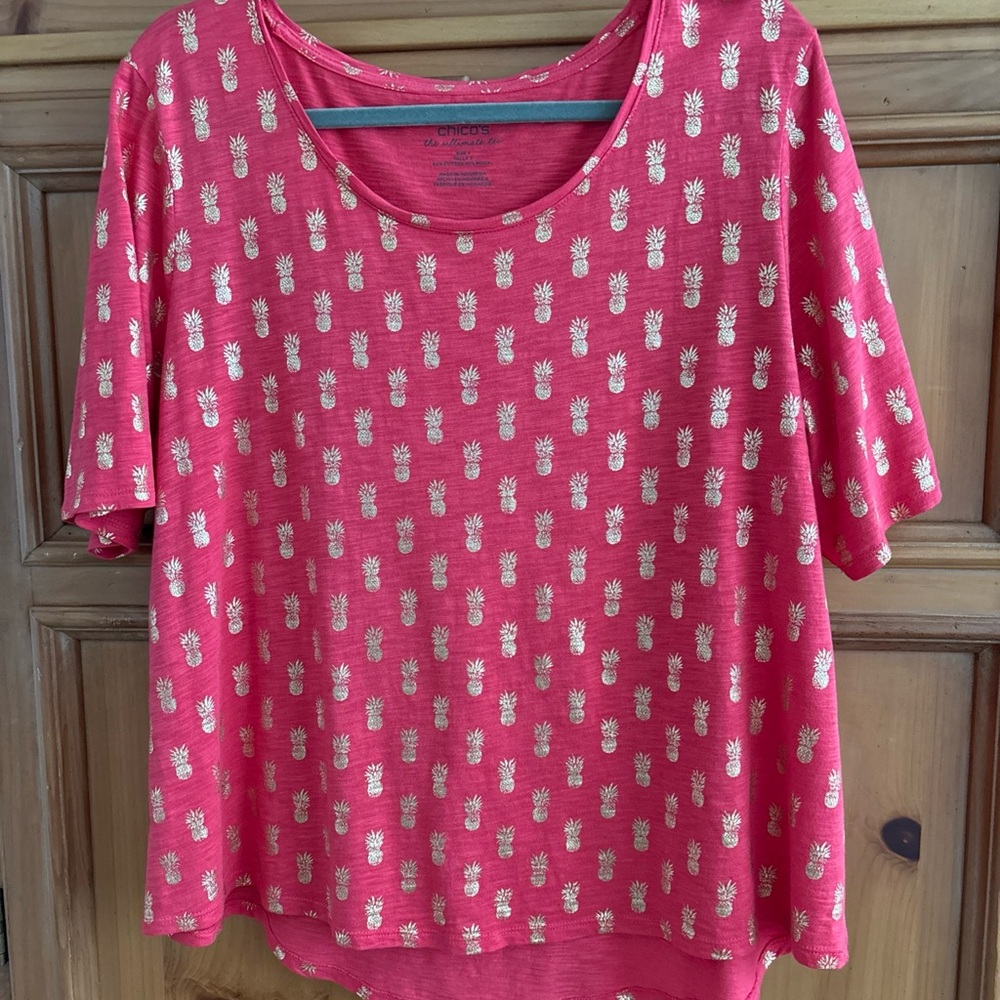 Chicos Top (3) XL Coral with Gold Foiled Pineapples